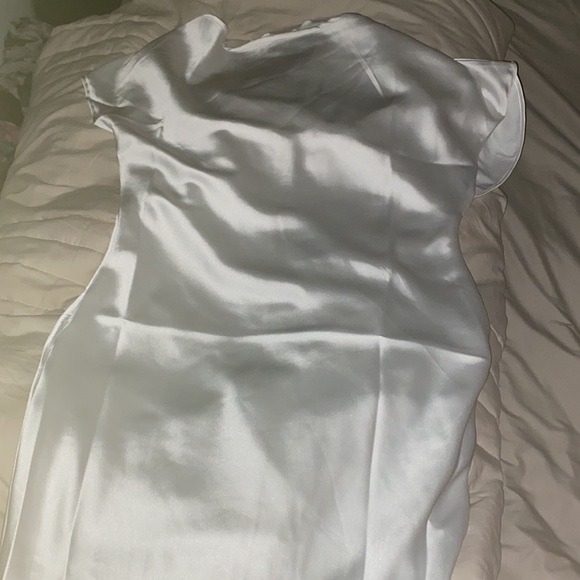 Fashion Nova Serene Escape Satin MIDI Dress White New with Tags XL Sexy &Classy - Picture 4 of 6